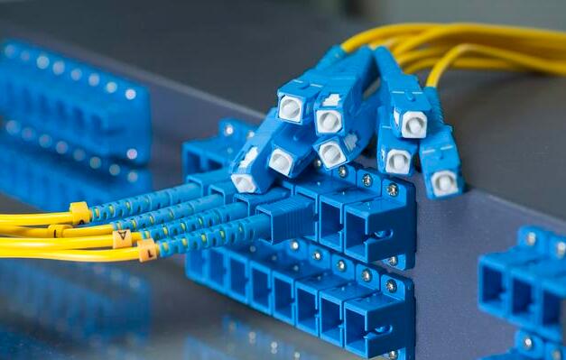 監控系統是由哪些部分組成的？